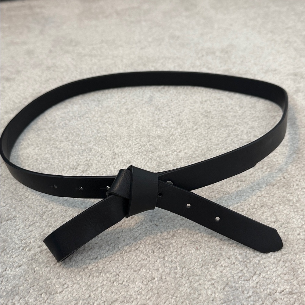 Old Navy M black bow belt